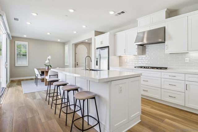 6698 Spartina Ct, Carlsbad CA: https://media.crmls.org/mediaz/c96ce7fb-669e-426d-aae3-f165e21b13ed.jpg