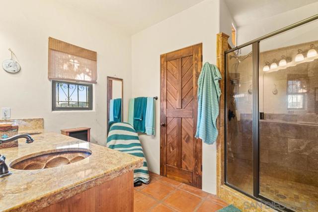 40760 Old Highway 80, Boulevard CA: https://media.crmls.org/mediaz/c96d13e0-ca66-4a09-be7a-36d6375b4d50.jpg
