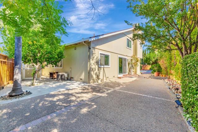1206 Sycamore Court, Gilroy CA: https://media.crmls.org/mediaz/c96d2bb4-8d02-4fbc-9555-0f29178142c2.jpg