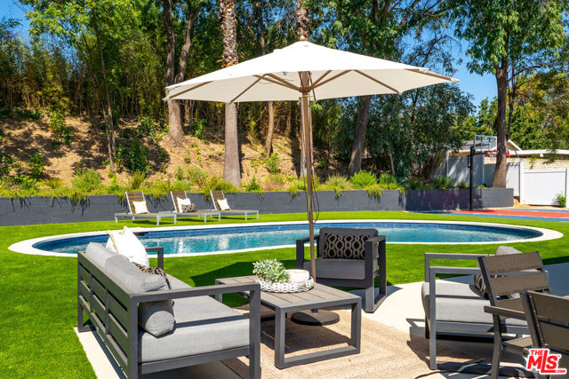 20215 Lorenzana Drive, Woodland Hills CA: https://media.crmls.org/mediaz/c96d5bd8-14ed-4c41-bc24-5e58802882f3.jpg