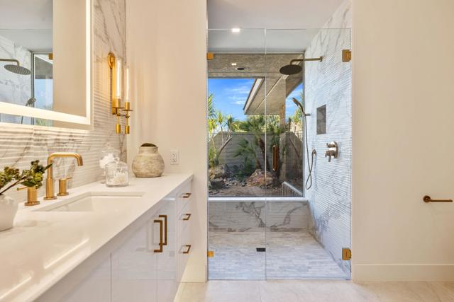 9 Regency Drive, Rancho Mirage CA: https://media.crmls.org/mediaz/c96dc629-1ab6-4917-8e1a-076307dfa6e9.jpg
