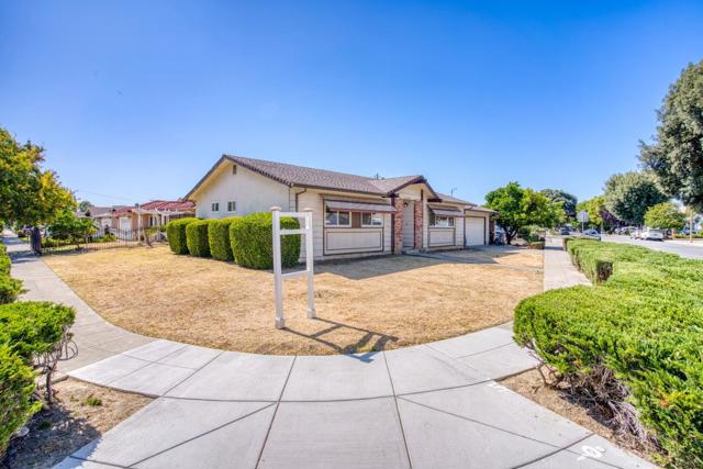 5381 Carryback Avenue, San Jose CA: https://media.crmls.org/mediaz/c96ea930-a37c-446f-9479-8b2f0b08f3bb.jpg