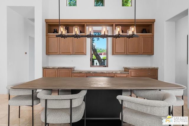 27 Ambassador Circle, Rancho Mirage CA: https://media.crmls.org/mediaz/c96f169b-bccd-4785-be99-85fb506bbc33.jpg