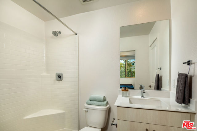 1483 W Vista Way, San Pedro CA: https://media.crmls.org/mediaz/c96f35b2-7bea-4f04-a323-1072b8290886.jpg