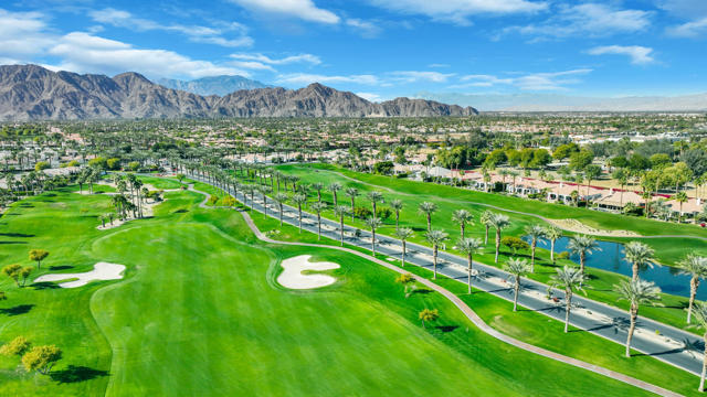 80276 Via Tesoro, La Quinta CA: https://media.crmls.org/mediaz/c96f6454-bf25-47d0-93db-7e6a8864b562.jpg