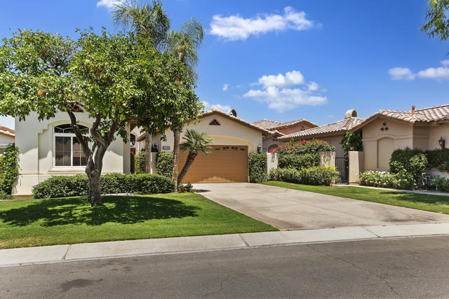 78920 Cabrillo Way Way, La Quinta CA: https://media.crmls.org/mediaz/c96f7de6-8b2f-4ff3-807b-921c62429500.jpg