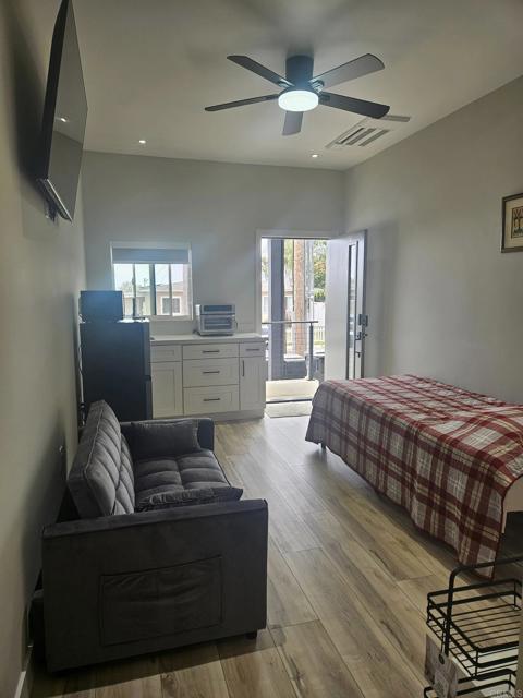 3361 Mcgraw St, San Diego CA: https://media.crmls.org/mediaz/c96f935d-20e7-4f7a-aac9-ad86a61a0760.jpg