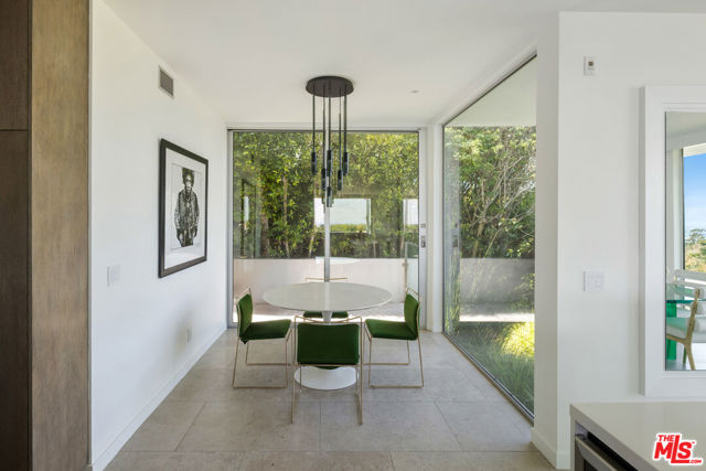 1476 Carla, Beverly Hills CA: https://media.crmls.org/mediaz/c96fd6b3-ccba-4e08-943b-75b8c6162fcf.jpg