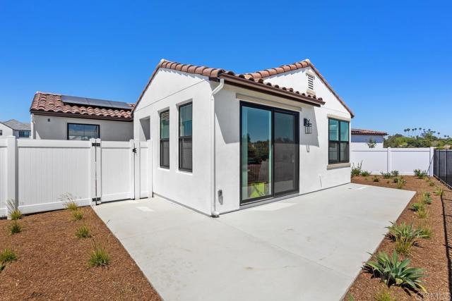 1204 Stonemark Place, Vista CA: https://media.crmls.org/mediaz/c96fee82-7c9e-4f01-be37-302de7870173.jpg