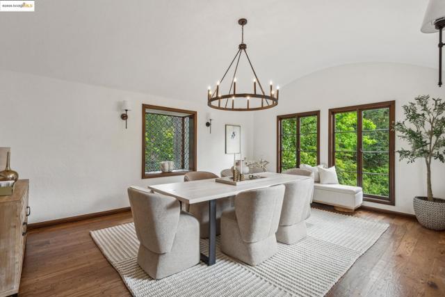 356 Mountain Avenue, Piedmont CA: https://media.crmls.org/mediaz/c97023c0-d910-48b0-bff8-8e2ba47ee3b0.jpg