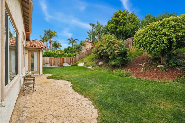 6660 Curlew Ter, Carlsbad CA: https://media.crmls.org/mediaz/c9706312-9230-4b16-81df-b0ed09bc066f.jpg