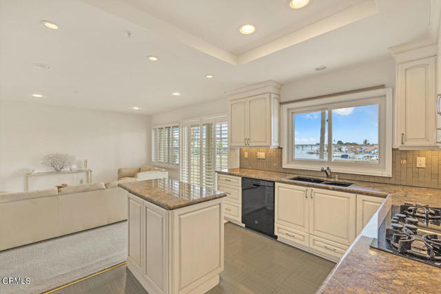 Detail Gallery Image 13 of 36 For 4250 Harbour Island Ln, Oxnard,  CA 93035 - 2 Beds | 2 Baths