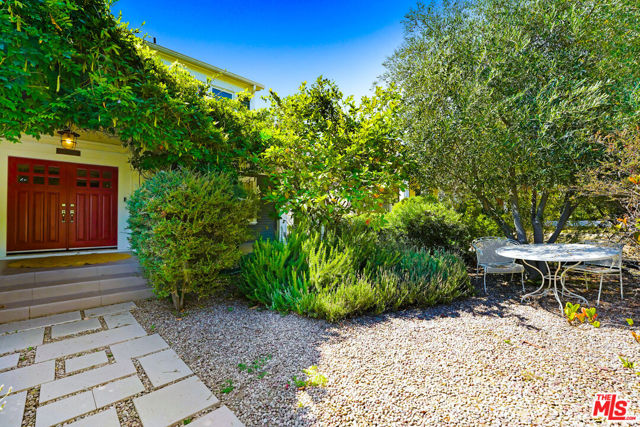 2049 N Berendo Street, Los Angeles CA: https://media.crmls.org/mediaz/c970ffd3-8473-41f1-b9e3-69004567dc58.jpg