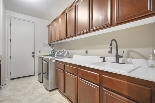 57730 Cantata Drive, La Quinta CA: https://media.crmls.org/mediaz/c9718f23-f791-44c0-8a96-b656e423f01e.jpg
