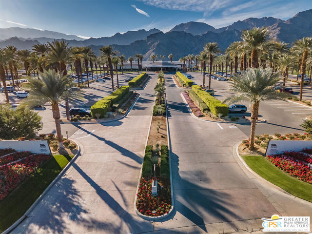 55586 Southern, La Quinta CA: https://media.crmls.org/mediaz/c97191de-000d-483f-b4f8-5f83128430dd.jpg