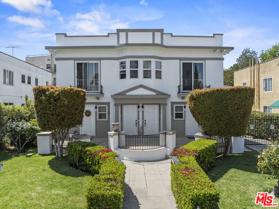 1215 5th Ave