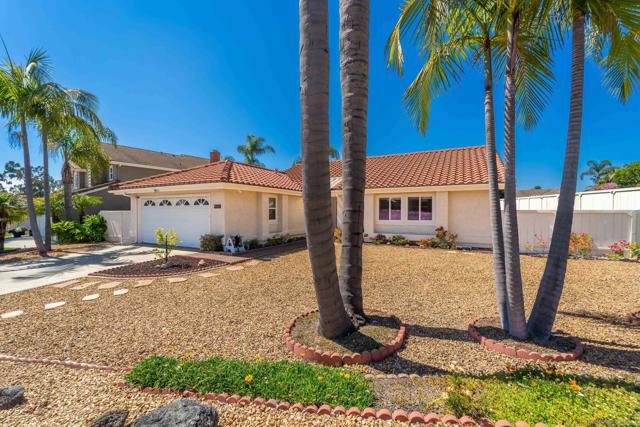 2708 MEDFORD CT, Carlsbad CA: https://media.crmls.org/mediaz/c97229a8-204b-4af8-97f5-2dce3f631706.jpg