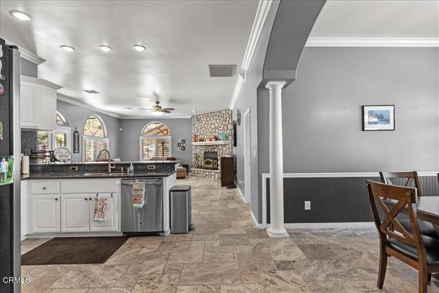 Detail Gallery Image 8 of 69 For 26050 Cumberland Rd, Tehachapi,  CA 93561 - 4 Beds | 3 Baths