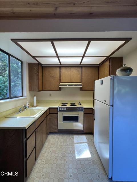 32691 Pearl Drive, Fort Bragg CA: https://media.crmls.org/mediaz/c9723869-bb4c-431a-bb05-b537e8fd9c06.jpg