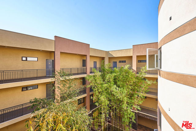 345 S Gramercy Place, Los Angeles CA: https://media.crmls.org/mediaz/c972a105-ae68-418c-a885-7b19c33994e7.jpg