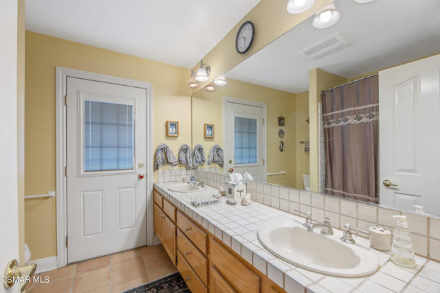 12490 Ridge Drive, Santa Rosa CA: https://media.crmls.org/mediaz/c972a768-4639-4bdb-8906-76d9c479be8c.jpg