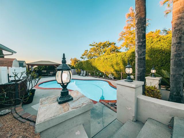 8635 La Butte Lane, Santee CA: https://media.crmls.org/mediaz/c972f4a3-ef4a-428a-aff0-87eb90a2ae64.jpg