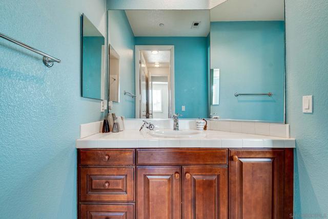 Image 39 of 59 For 571 Lynwood Dr