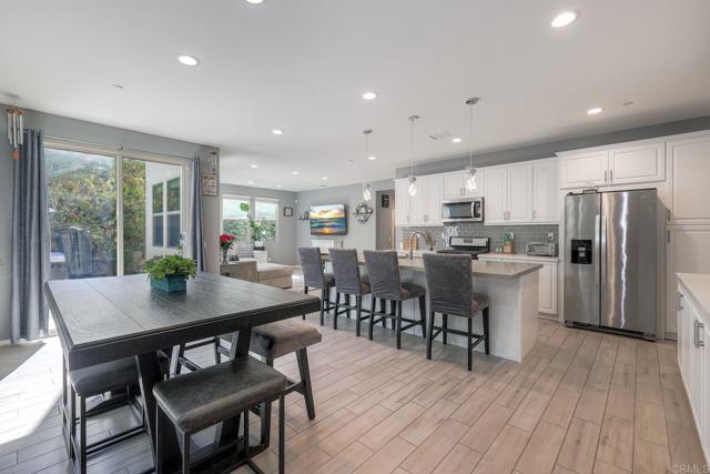 Detail Gallery Image 10 of 53 For 662 Gemstone Dr, San Marcos,  CA 92078 - 5 Beds | 3 Baths