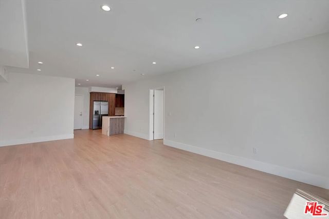 14419 Riverside Drive, 203A photo 14