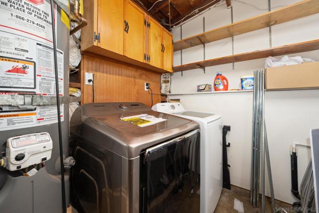 346 El Monte Rd, El Cajon CA: https://media.crmls.org/mediaz/c9747e02-4afa-4886-9333-6b3dcf5fbdb3.jpg
