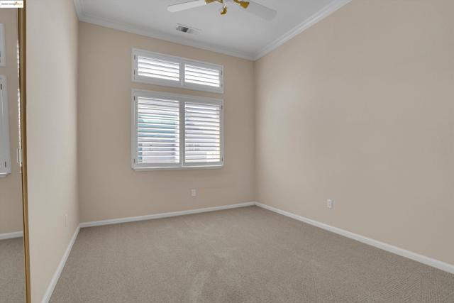 540 Central Park Pl, Brentwood CA: https://media.crmls.org/mediaz/c9748cdc-f83f-4a4d-8cbe-154ce9f2391c.jpg