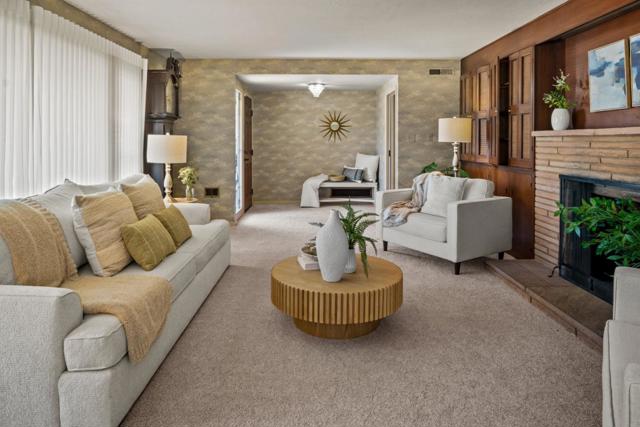 30 Santa Ana Drive, Salinas CA: https://media.crmls.org/mediaz/c9754bbc-696e-4c8e-aaef-ab5519db0fc9.jpg