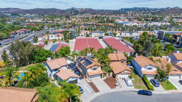 2492 Royal Saint James Dr, El Cajon CA: https://media.crmls.org/mediaz/c97580ca-6e7f-485c-9e36-7bc096abe4be.jpg