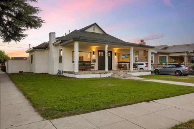 1900 W 41St St, Los Angeles CA: https://media.crmls.org/mediaz/c97698c1-3472-4829-a74f-852624c0d179.jpg