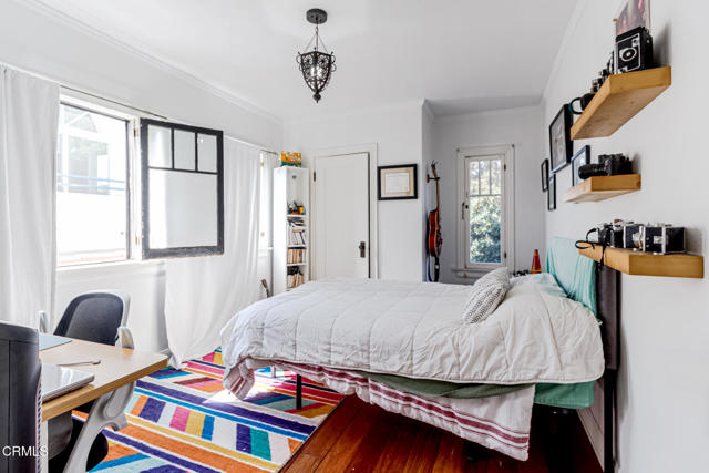 632 Mariposa Avenue, Los Angeles CA: https://media.crmls.org/mediaz/c9772776-dbbb-4281-8b41-9b96116cca95.jpg