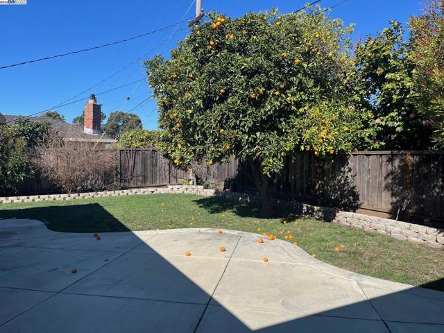 38270 Farwell Dr, Fremont CA: https://media.crmls.org/mediaz/c9779881-8436-4f5d-bb7f-cb0811f85826.jpg