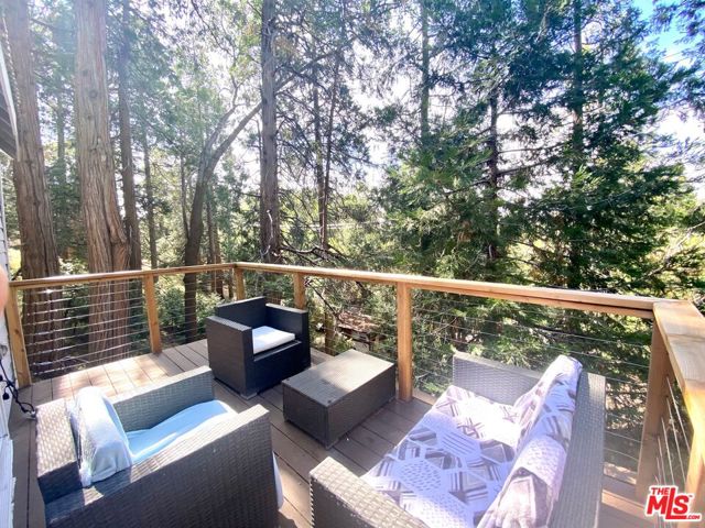 29160 Arrowhead Drive, Cedar Glen CA: https://media.crmls.org/mediaz/c978080b-b01f-4477-94c5-f562a6d7ed6e.jpg