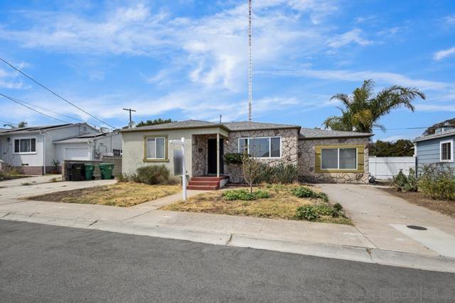 5170 Pirotte, San Diego CA: https://media.crmls.org/mediaz/c9782e0d-4d24-4a4c-b87b-1836351e9fb0.jpg