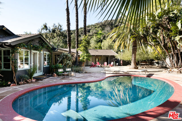 4078 Mandeville Canyon Rd. Road, Los Angeles CA: https://media.crmls.org/mediaz/c9786856-e1cb-4ec0-8120-0eff624aaf67.jpg
