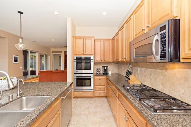 81196 Victoria Lane, La Quinta CA: https://media.crmls.org/mediaz/c97869d8-35f7-46d6-898c-bb0b9d82def1.jpg