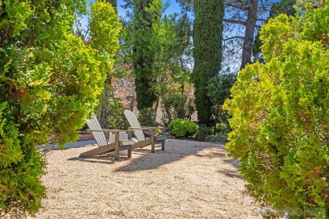 17109 Cloudcroft Dr, Poway CA: https://media.crmls.org/mediaz/c9788b08-fbbc-454f-9774-e0c751ec227c.jpg