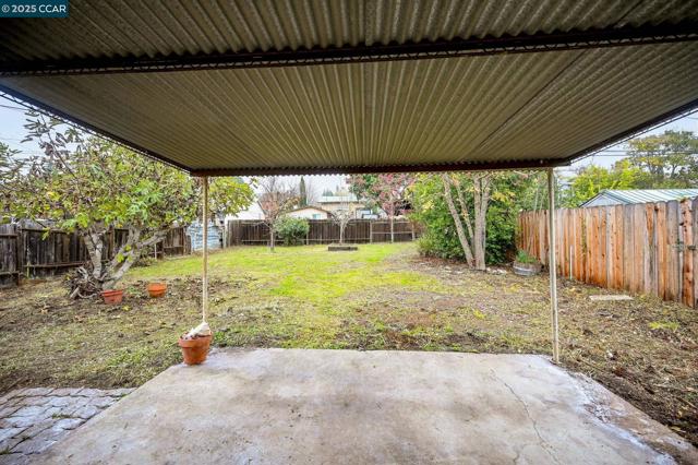 328 Norman Ave, Concord CA: https://media.crmls.org/mediaz/c978efa9-ee6a-4566-8a62-a62dfe887812.jpg