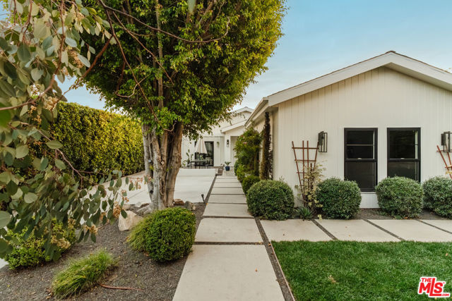4128 Baywood Street, Los Angeles CA: https://media.crmls.org/mediaz/c97947e8-fb30-42bc-b6f9-5d24ee6ae7cf.jpg
