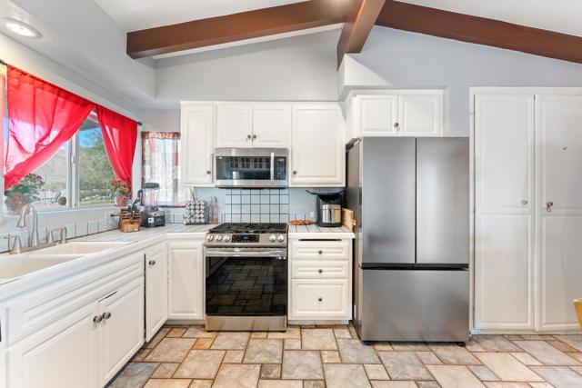 75760 Skyline Drive, Desert Hot Springs CA: https://media.crmls.org/mediaz/c9797aaa-2f86-4016-a1bd-74585c9f8e35.jpg