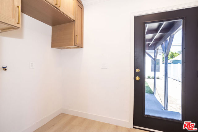 824 N Lima Street, Burbank CA: https://media.crmls.org/mediaz/c9799f1a-93a9-4c2a-abd7-9a39dc90760f.jpg