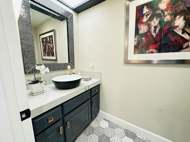 107 Tanglewood Trail, Palm Desert CA: https://media.crmls.org/mediaz/c97a3b3f-7d09-4d29-be16-3277bd8a0cb6.jpg