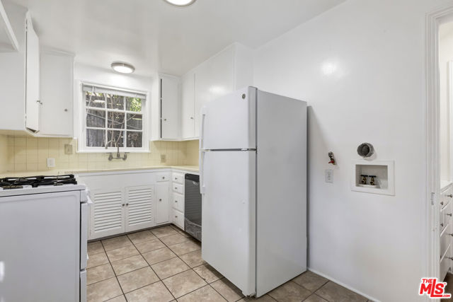Drew Fenton | 271 Beloit Avenue Los Angeles CA | MLS: 7455926