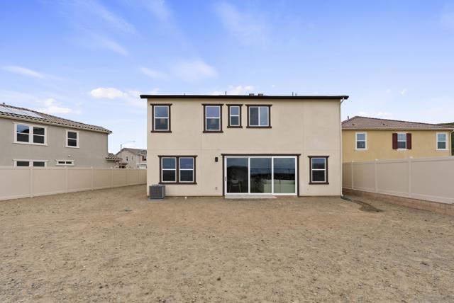 948 Visalia Pl, San Marcos CA: https://media.crmls.org/mediaz/c97b393b-e7e4-49e9-a0a0-eef12e1bf740.jpg