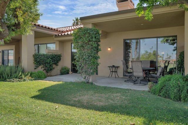 38380 Crocus Lane, Palm Desert CA: https://media.crmls.org/mediaz/c97d6bfb-41c3-49f2-9b8f-f6b02e43b740.jpg