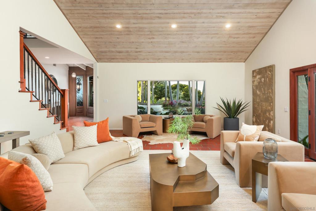 2065 Soledad Avenue - photo 13